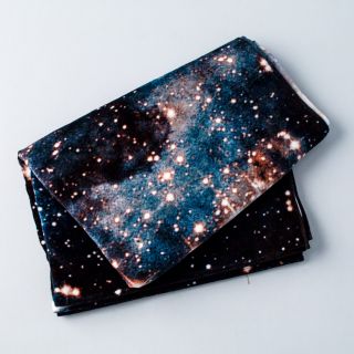 Sula - Beach Towel Nebula Heic Klein