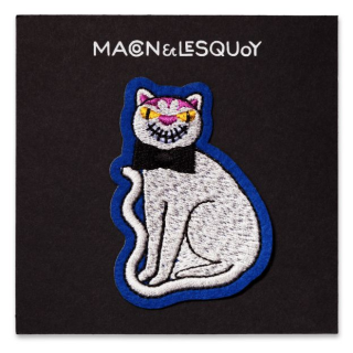 Macon&Lesquoy - Jet Set Cat - Hand Embroidered Iron-on Badge 