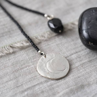 A Beautiful Story - Fairy Black Onyx Moon Silver Necklace 
