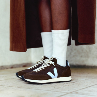 VEJA Rio Branco Alveomesh Eagle Swan - Womens