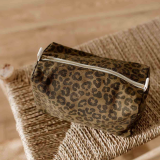Rose in April - Vic Toiletry Bag: Graou Olive