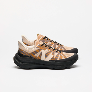 VEJA Condor 3 Advanced VEJA X CESAR VILLALBA AREIA Cashew Ouro - Mens