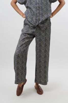 Kitchener Items - Pantaloni Elastico Pants Leo Print Green Moss