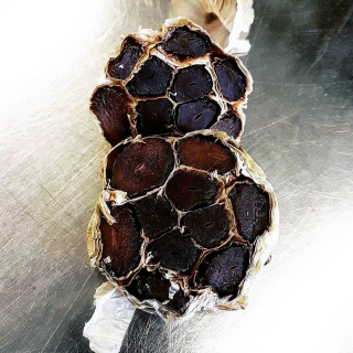 Pure Tate Bio Schwarzer Knoblauch / Organic Black Garlic