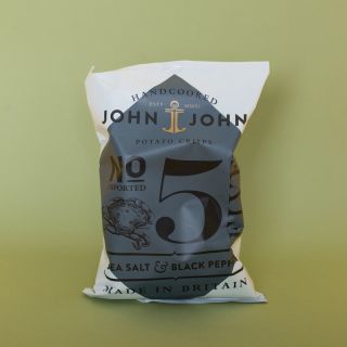 John & John Nº 5 Sea Salt & Black Pepper Crisps