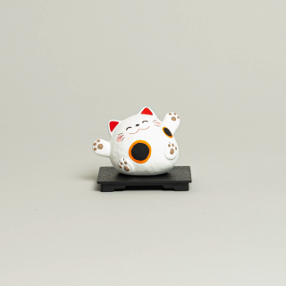 Maneki Neko Cat Round 