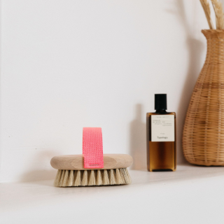 Andrée Jardin Body Massage and Dry Brushing Brush - Beechwood - Pink Strap