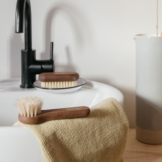 Andrée Jardin Peeling Facebrush - Ashwood